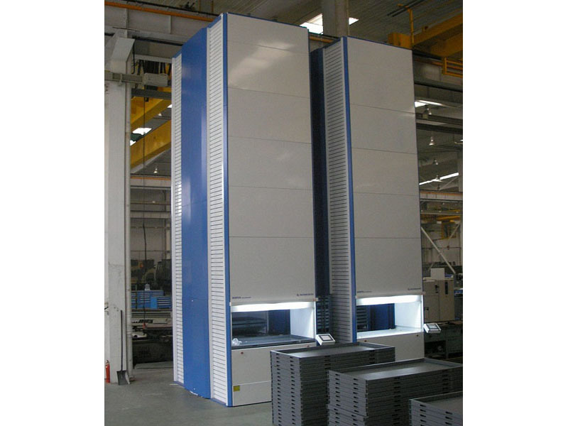 Vertical lifting container